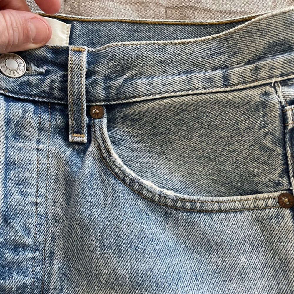 AGOLDE 90’s High Rise Straight Leg Jean – Fall Out Wash – Raw Hem – Size 25